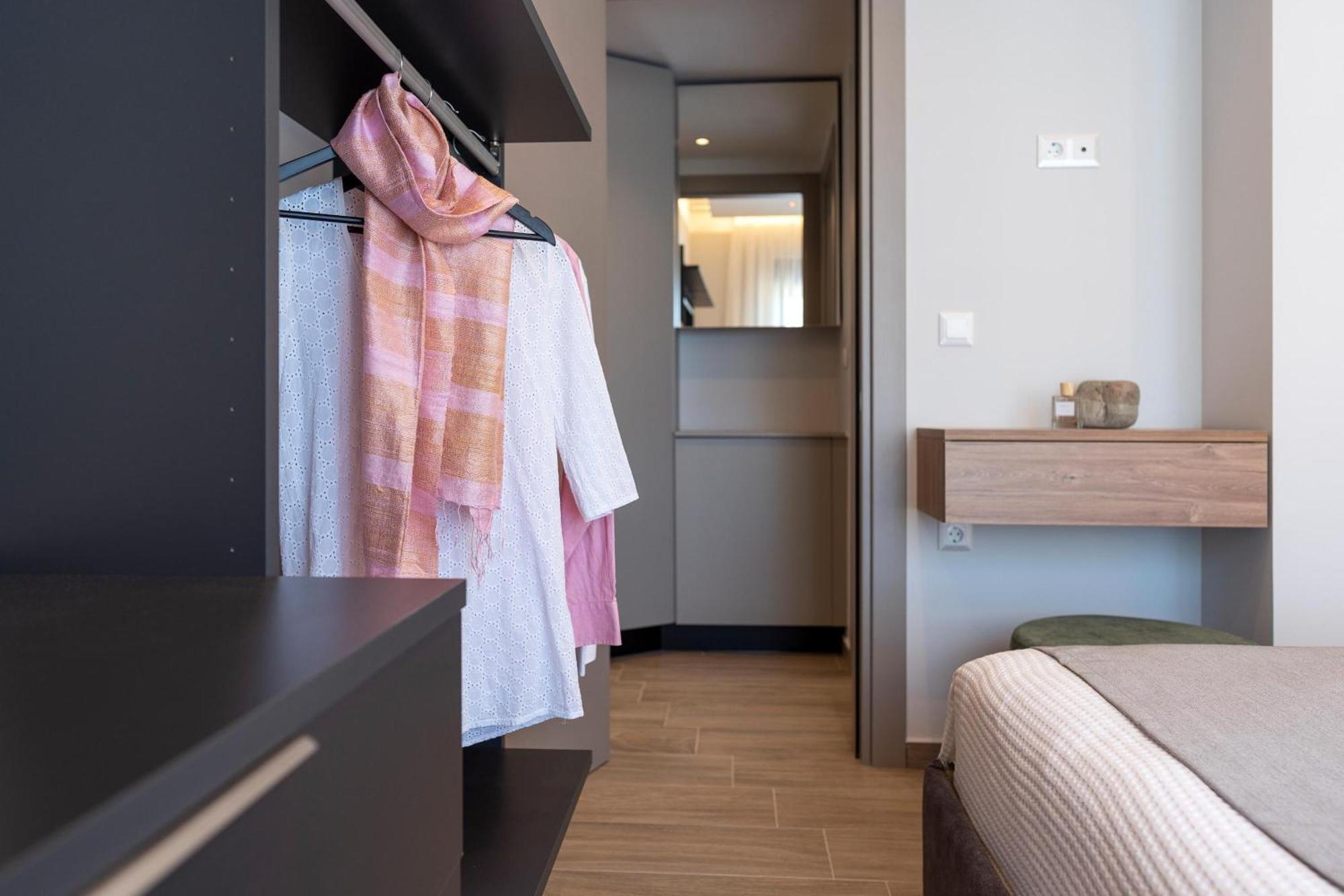 Palmeral Luxury Suites Kremastí Zimmer foto